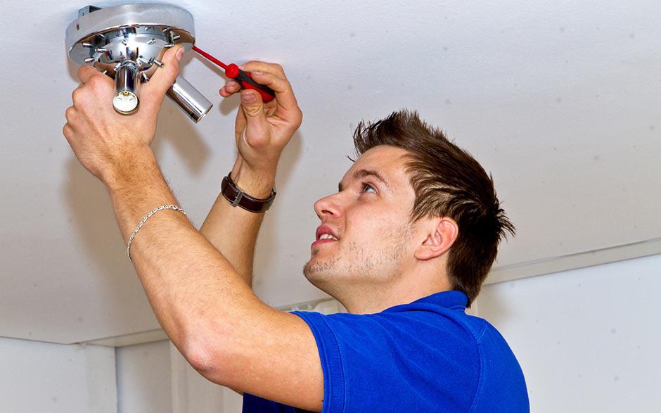recherche travail électricien bâtiment Saint-Cloud